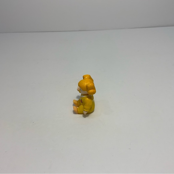 Vintage 1989 Funrise Micro Action Kids 09001 Baby Girl Yellow Figure 1.5” Toy - Picture 4 of 6